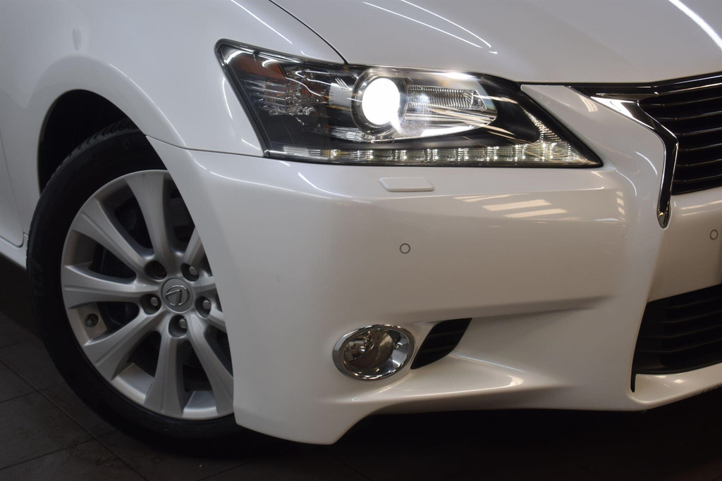 Lexus GS Luxury White #20