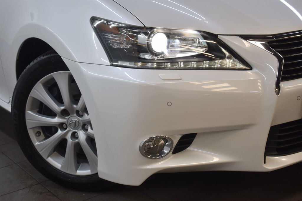 Lexus GS Luxury White #17