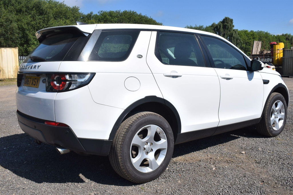 Land Rover Discovery Sport 2.0 Ed4 Se Tech Euro 6 Ss 5 Seat White #2