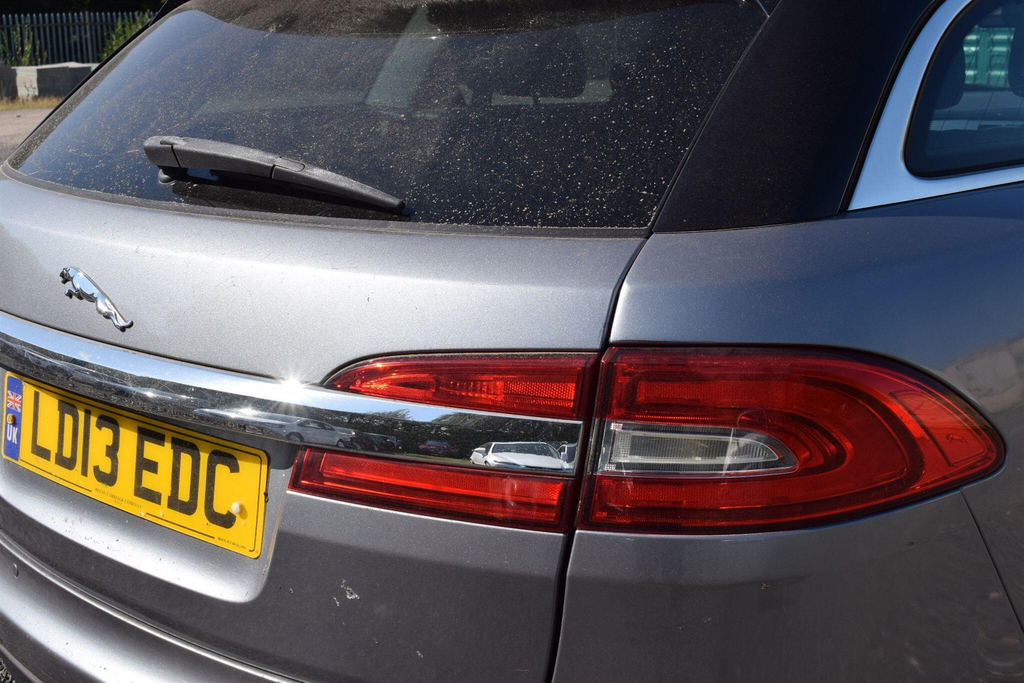 Jaguar XF Estate 2.2D Sport Sportbrake Euro 5 Ss White #14