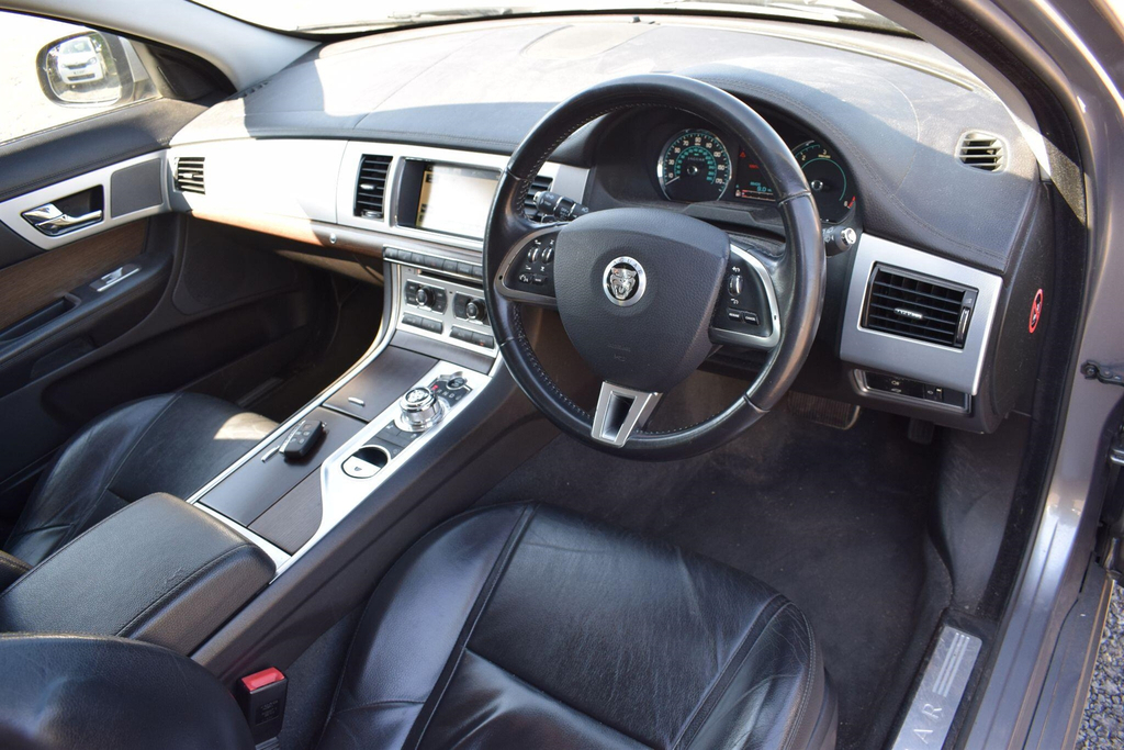 Jaguar XF 2.2D Luxury Sportbrake Euro 5 Ss Grey #3