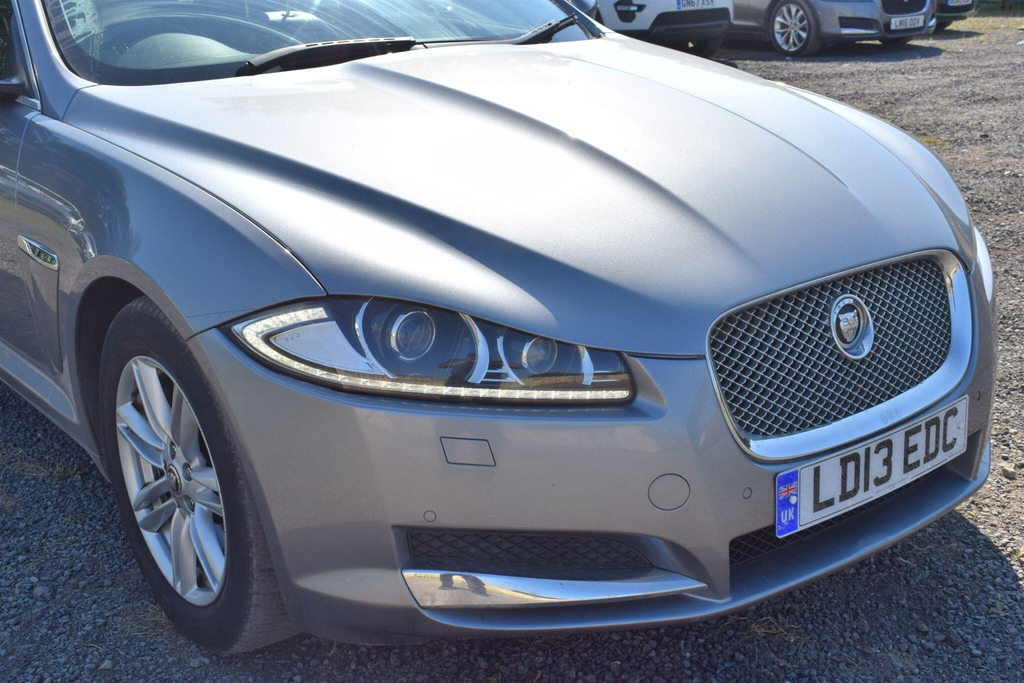 Jaguar XF Estate 2.2D Sport Sportbrake Euro 5 Ss White #8