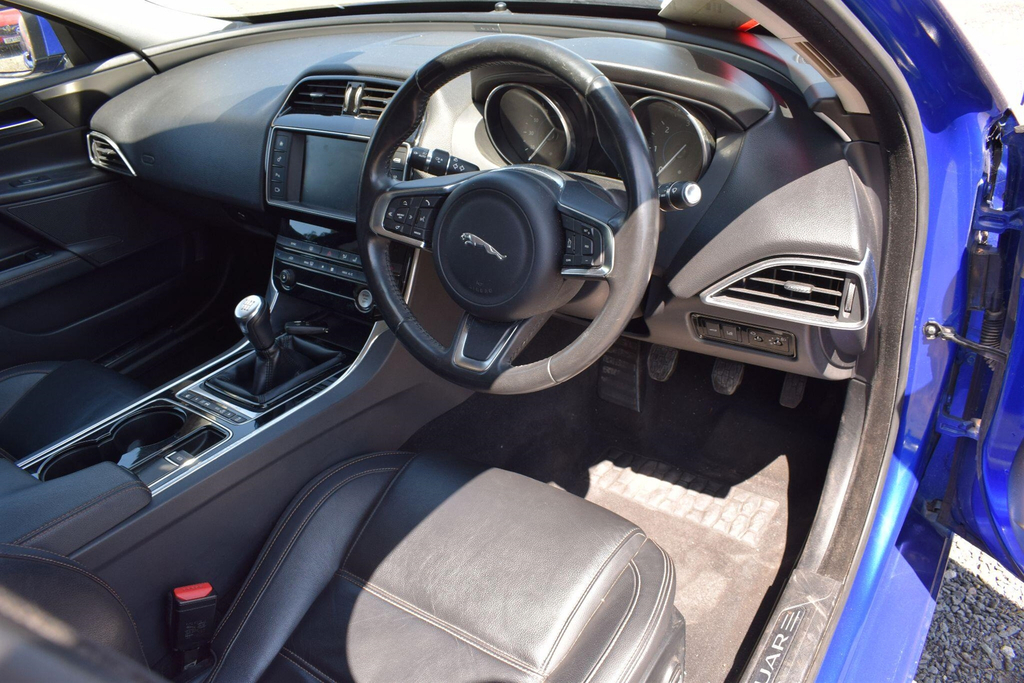 Jaguar XE 2.0D Prestige Euro 6 Ss Blue #3