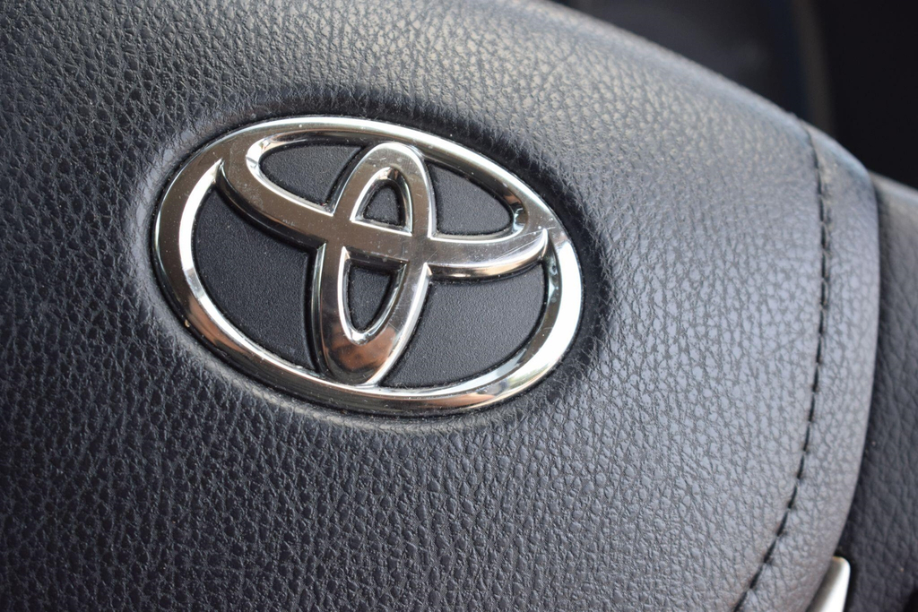 Toyota Rav 4 4 D-4d Icon Red #25