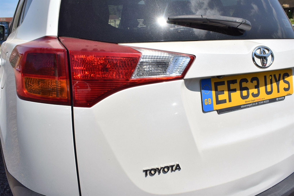 Toyota Rav 4 4 D-4d Icon Red #8