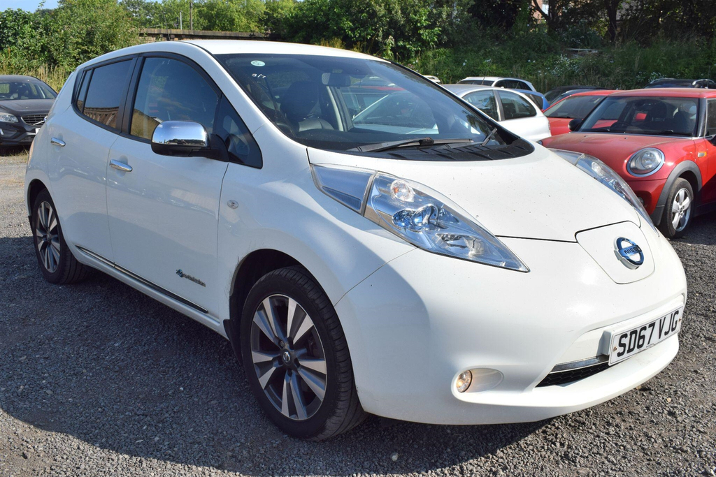 Nissan Leaf Hatchback White