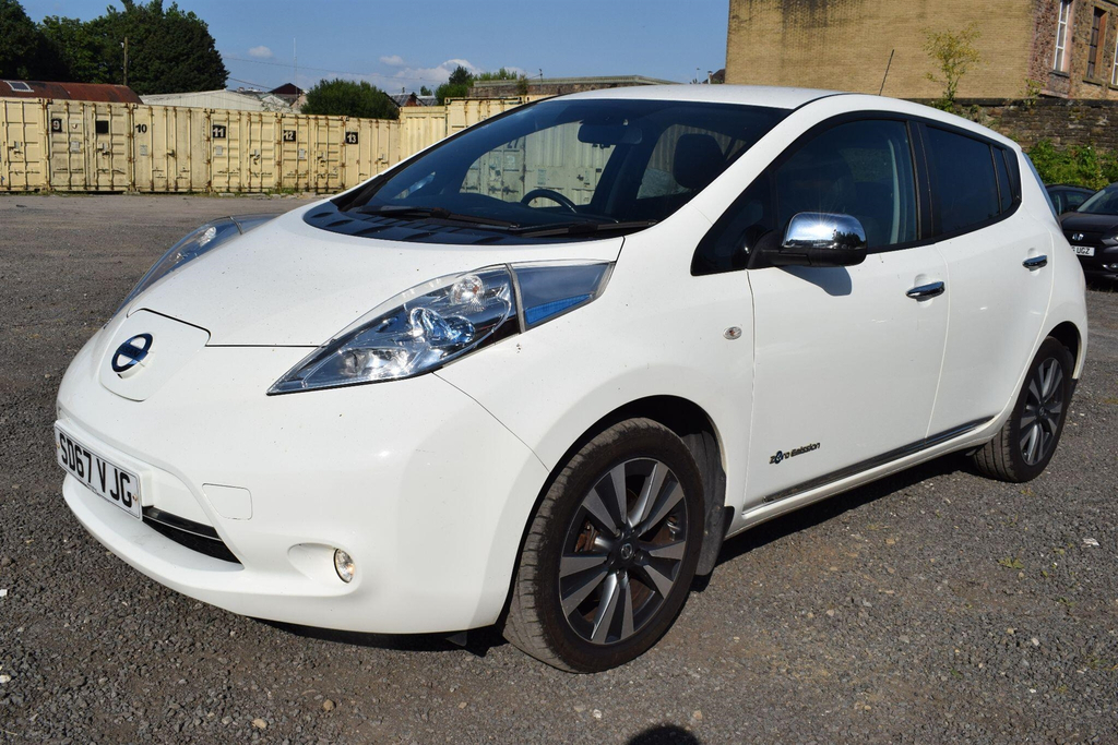 Nissan Leaf 30Kwh Tekna Red #9