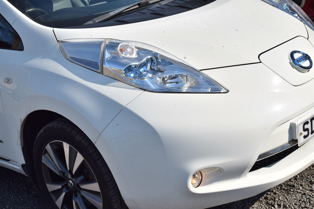 Nissan Leaf Hatchback White #6