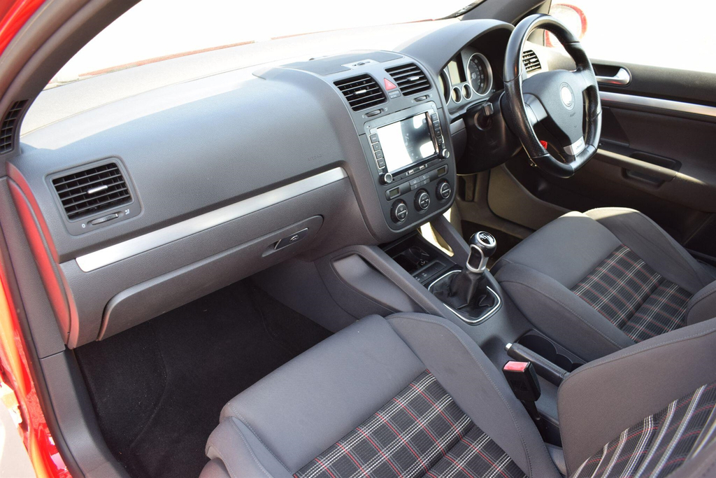 Volkswagen Golf 2.0 Gti Black #26