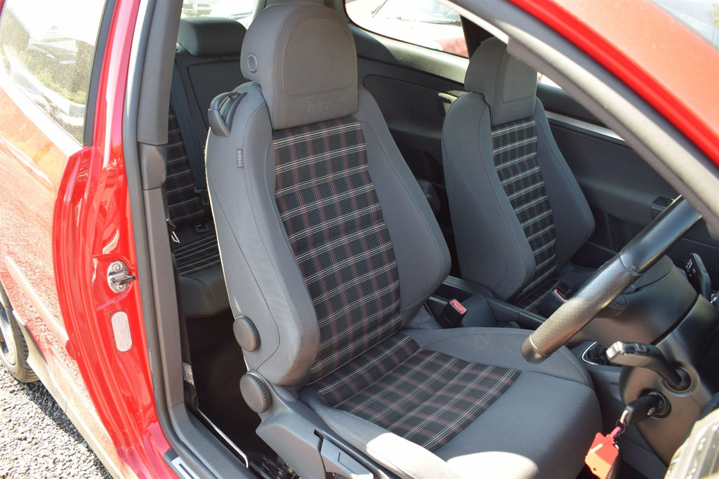 Volkswagen Golf 2.0 Gti Black #30
