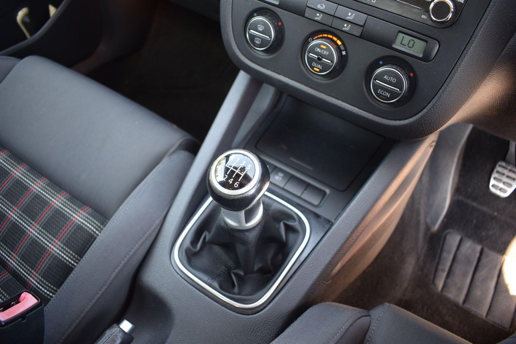 Volkswagen Golf 2.0 Gti Black #29
