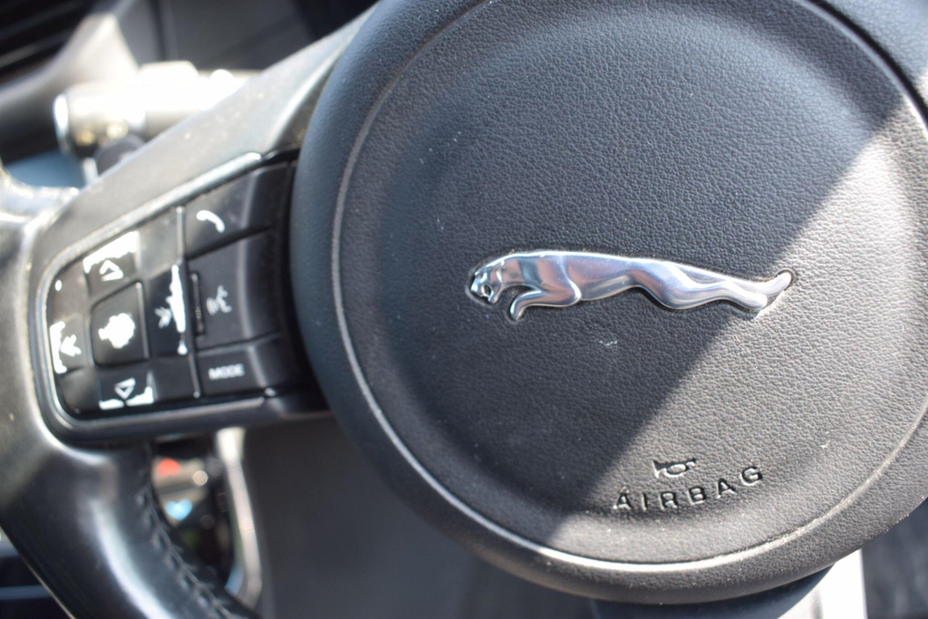 Jaguar XF D Luxury White #50