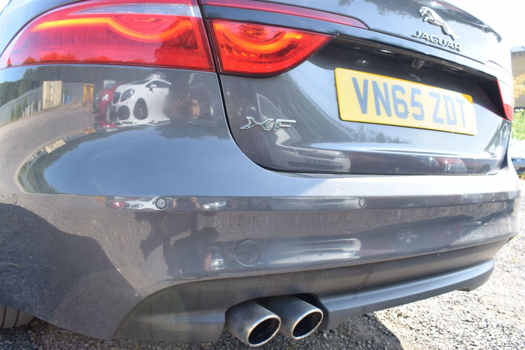 Jaguar XF D Luxury White #12
