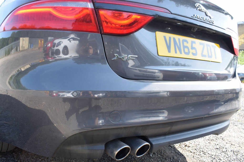 Jaguar XF D Luxury White #17
