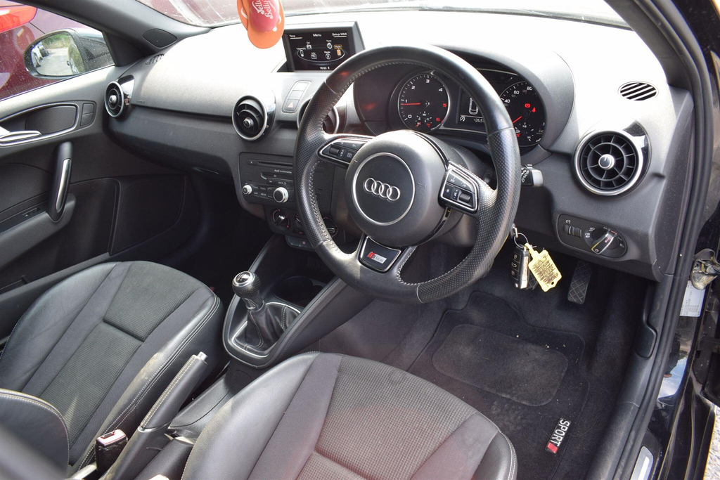 Audi A1 1.6 Tdi S Line Style Edition Sportback Euro 5 Ss Black #3