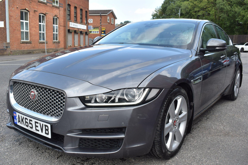 Jaguar XE 2.0D Portfolio Euro 6 Ss Grey #5