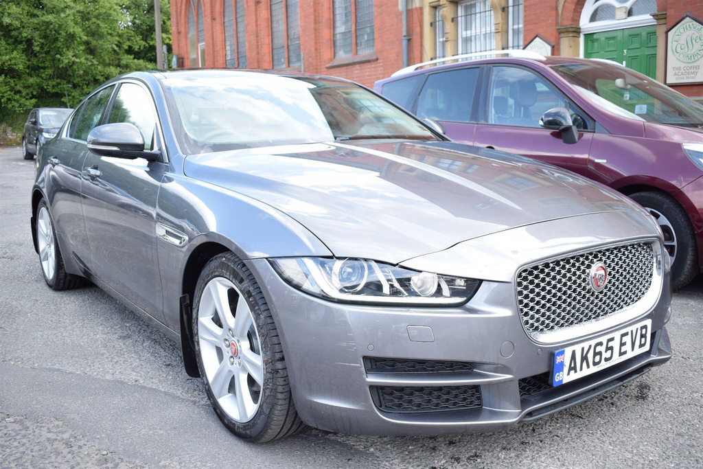 Jaguar XE 2.0D Portfolio Euro 6 Ss Grey