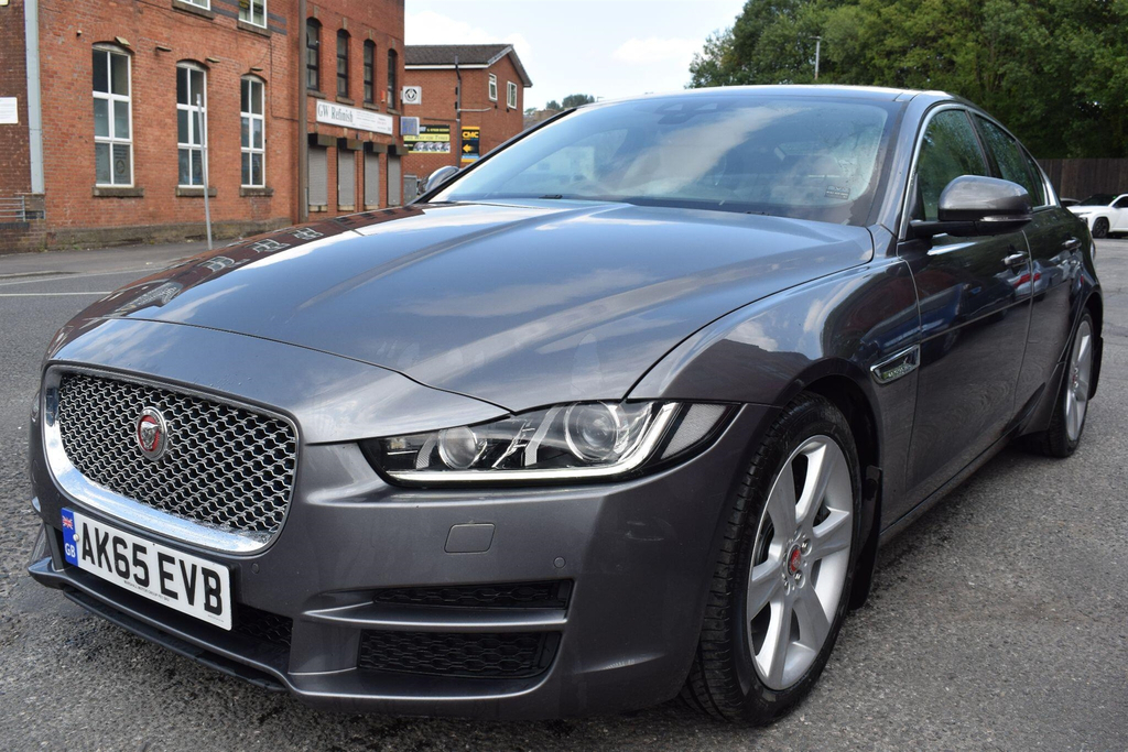 Jaguar XE 2.0D 180 Portfolio Black #11