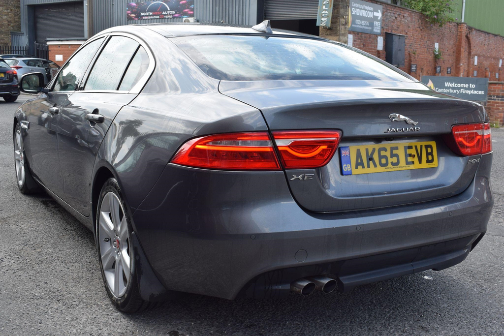 Jaguar XE 2.0D 180 Portfolio Black #12