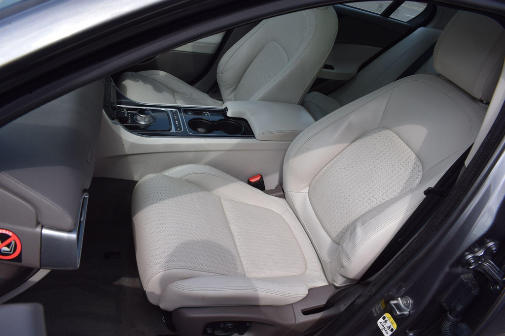 Jaguar XE 2.0D 180 Portfolio Black #21