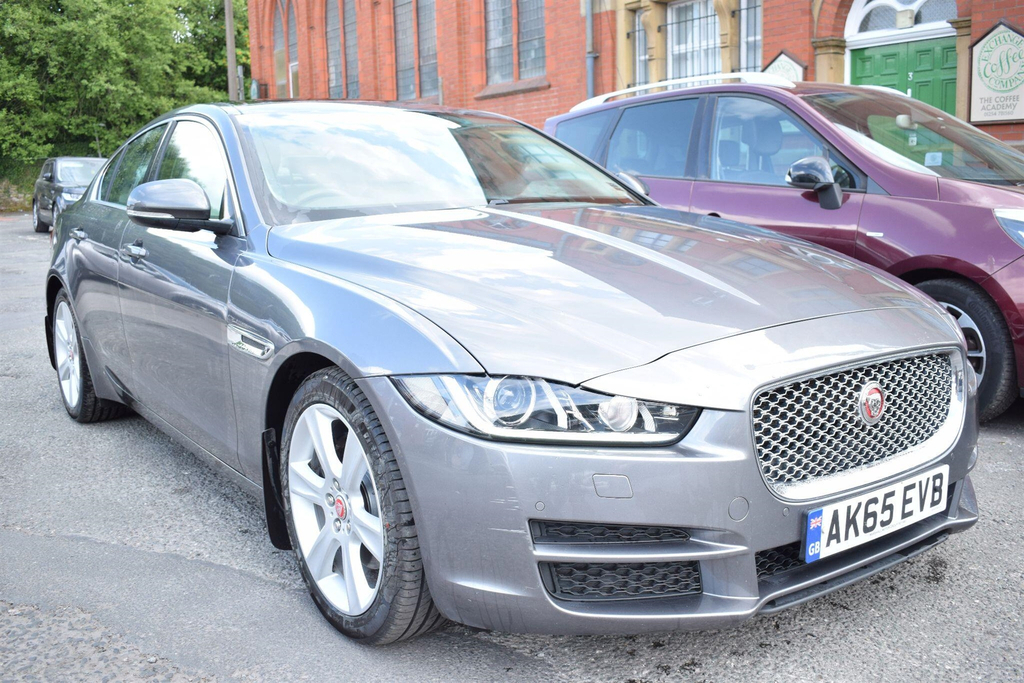 Jaguar XE 2.0D 180 Portfolio Black #9