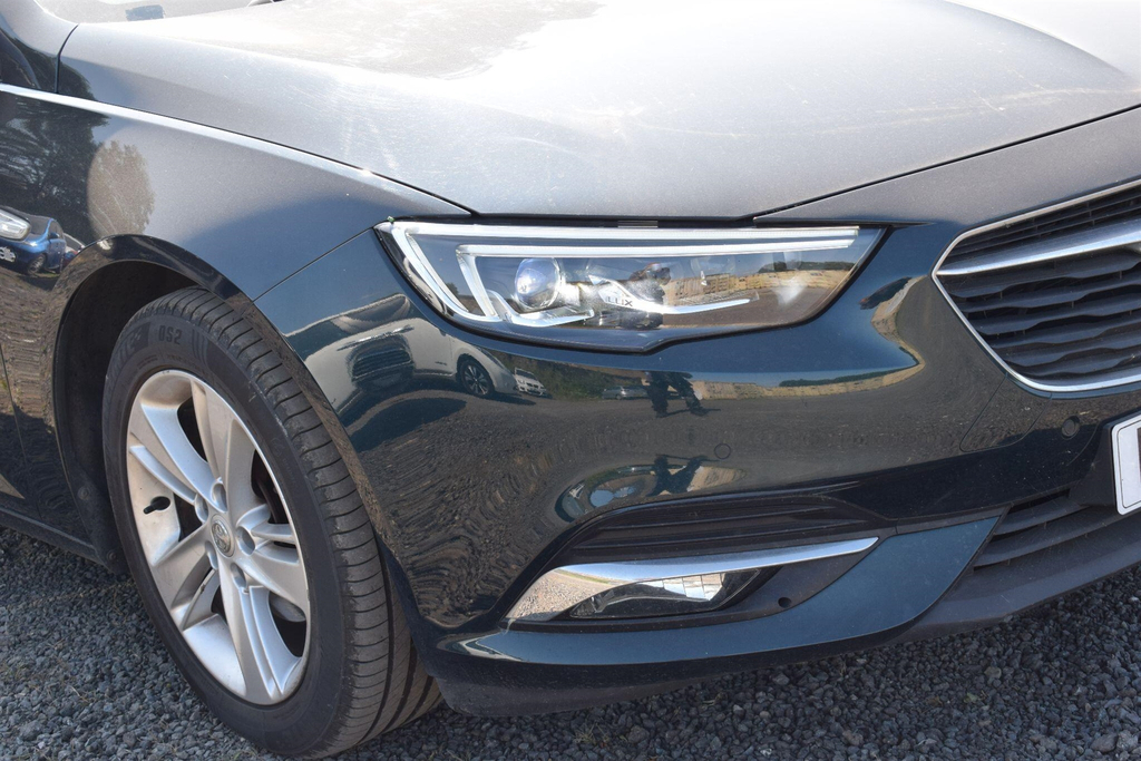 Vauxhall Insignia Estate Green #14