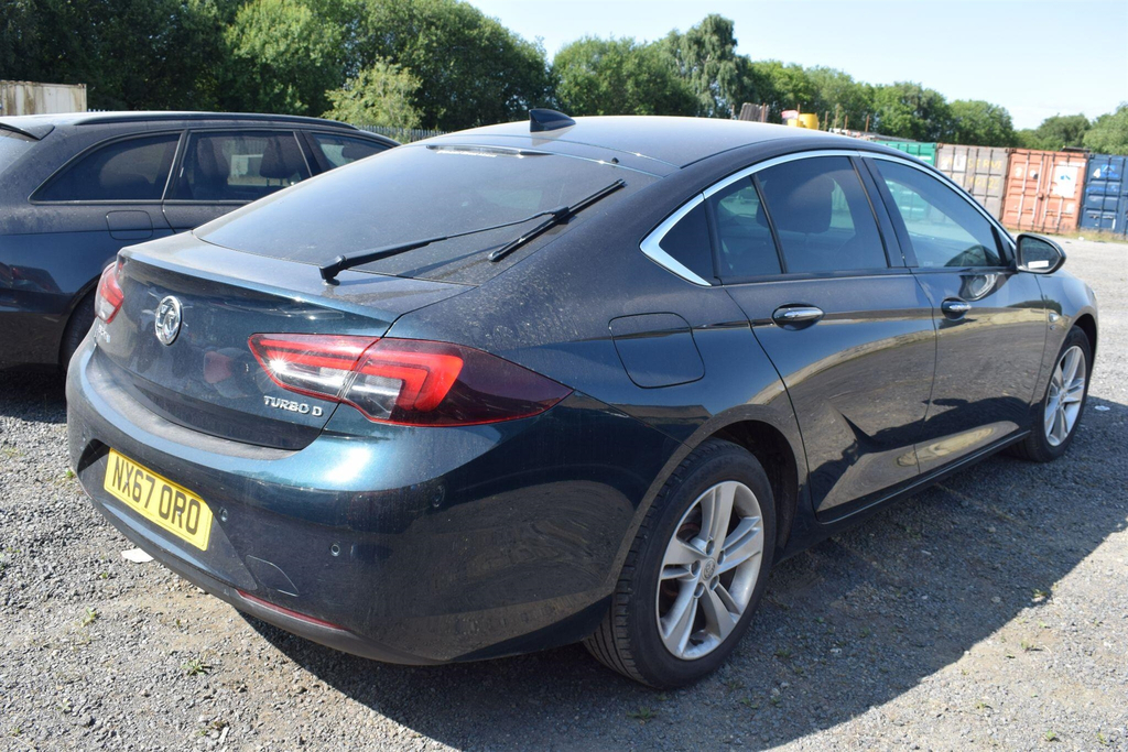 Vauxhall Insignia Estate Green #15