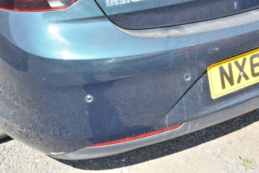 Vauxhall Insignia Estate Green #10