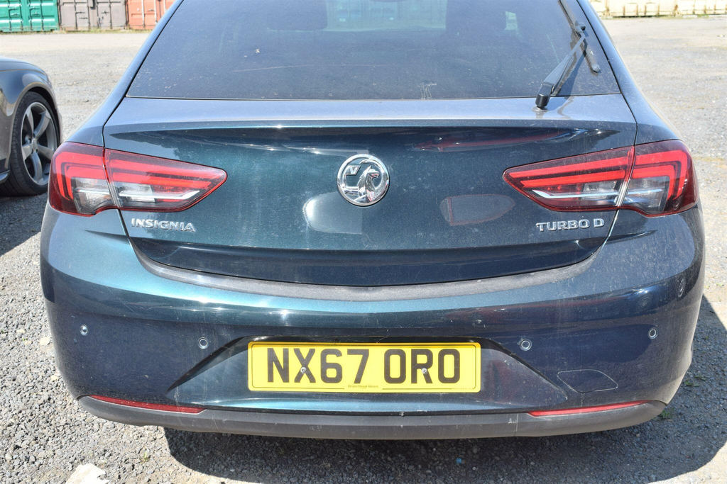 Vauxhall Insignia Estate Green #11