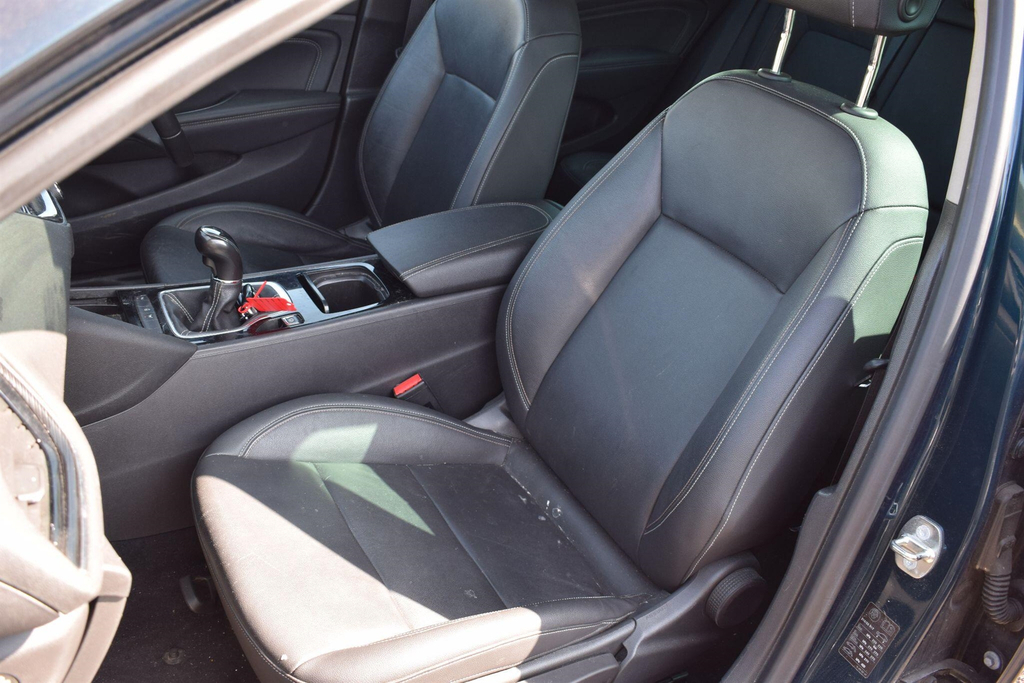 Vauxhall Insignia Estate Green #24