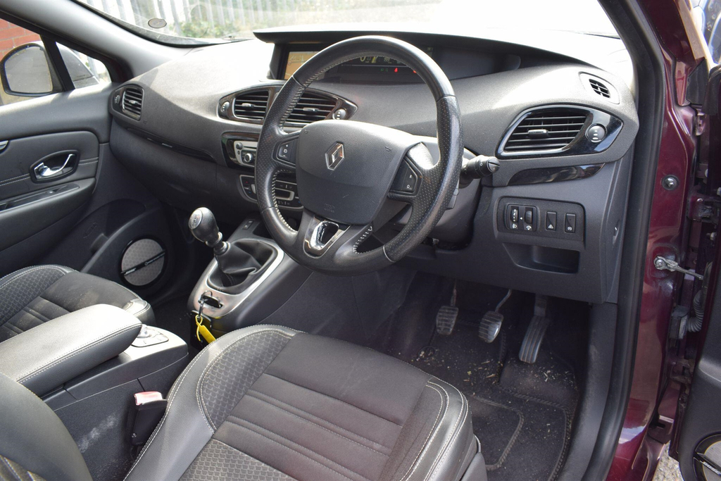 Renault Grand Scenic 1.6 Dci Dynamique Tomtom Euro 5 Ss Red #3