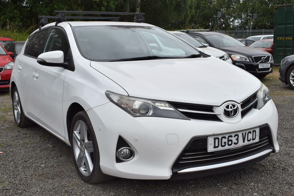Toyota Auris 1.6 V-matic Excel Euro 5 White
