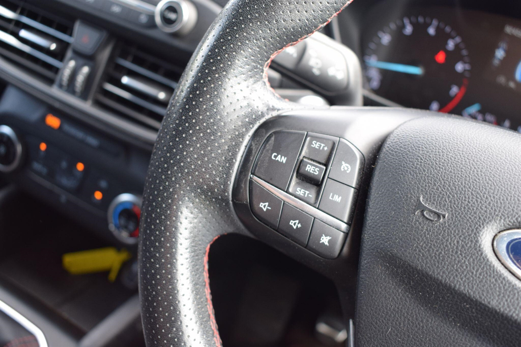 Ford Focus 1.5 Tdci Zetec Edition Powershift Euro 6 Ss White #32