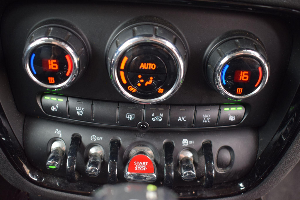 Mini Clubman One D Black #22