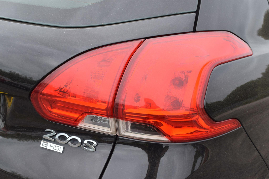 Peugeot 2008 1.6 E-hdi Active Euro 5 Ss Black #6