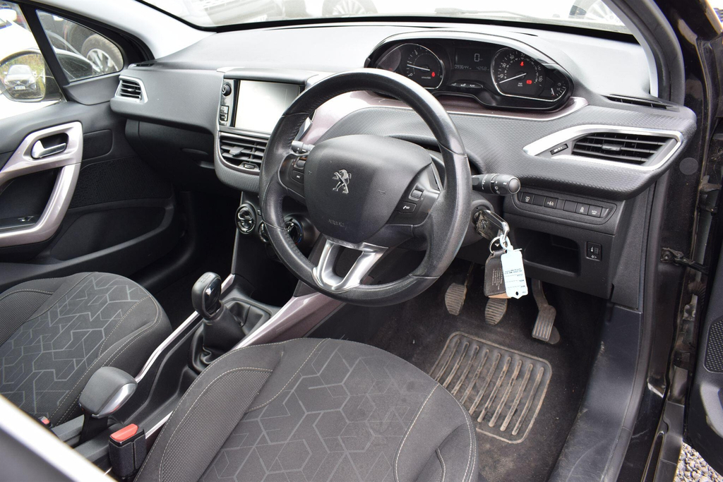 Peugeot 2008 1.6 E-hdi Active Euro 5 Ss Black #3