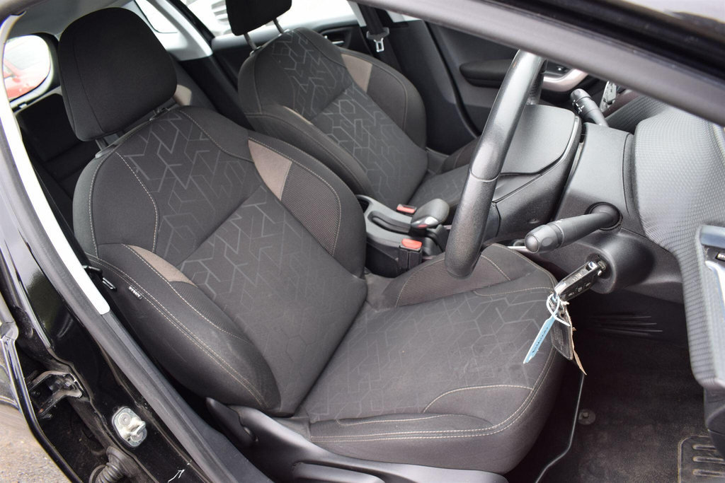 Peugeot 2008 Hdi Active Grey #18