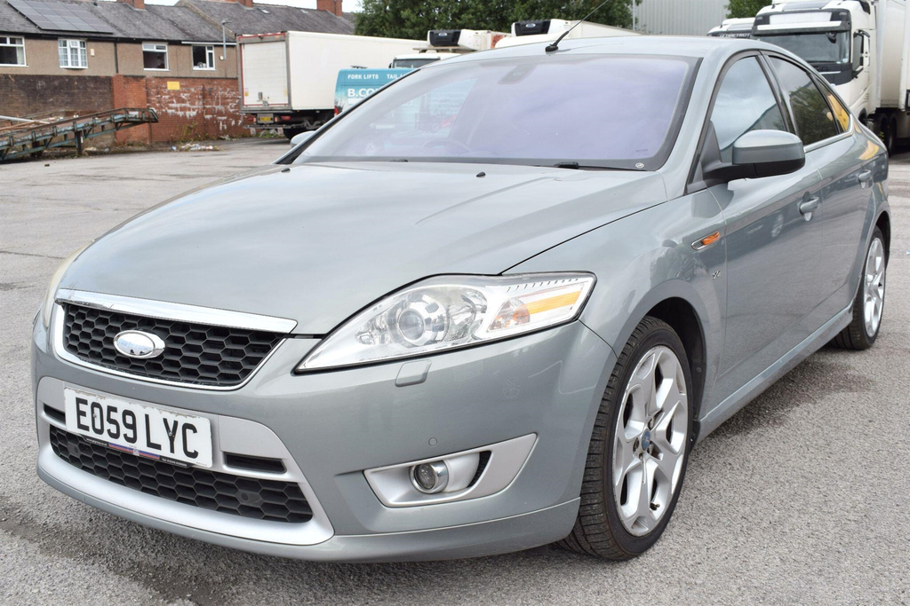 Ford Mondeo Hatchback Grey #5