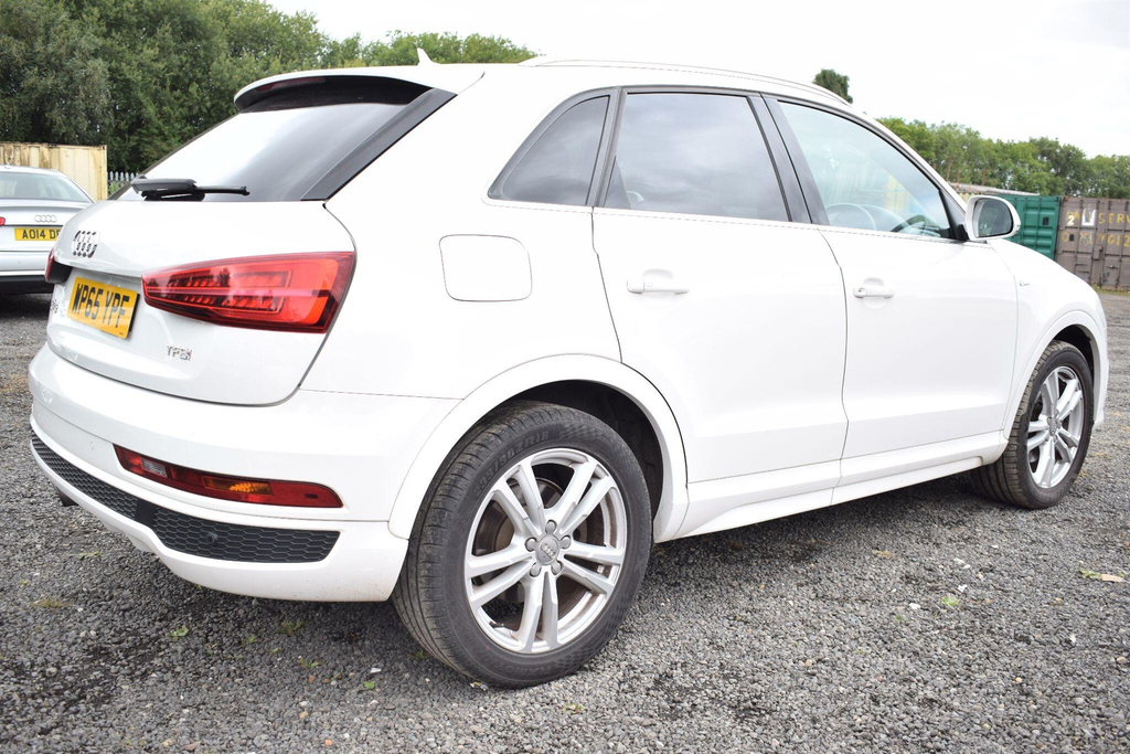 Audi Q3 Suv White #2