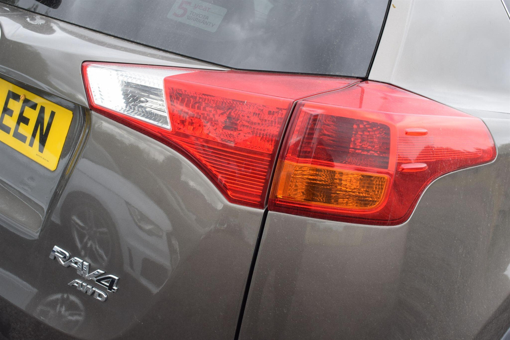 Toyota Rav 4 2.2 D-cat Invincible White #14
