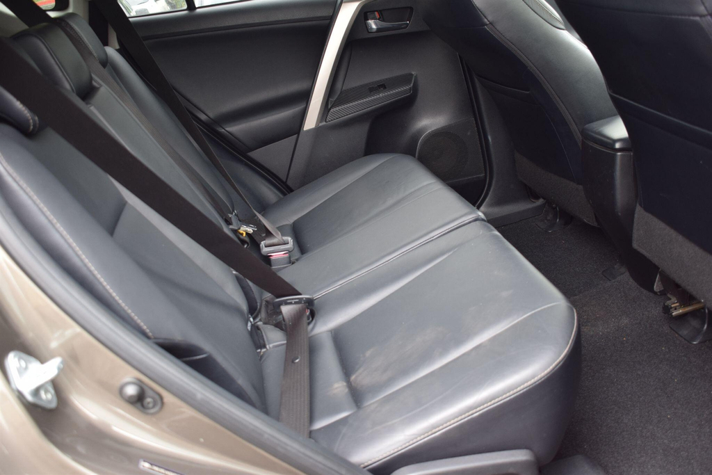 Toyota Rav 4 2.2 D-cat Invincible White #26