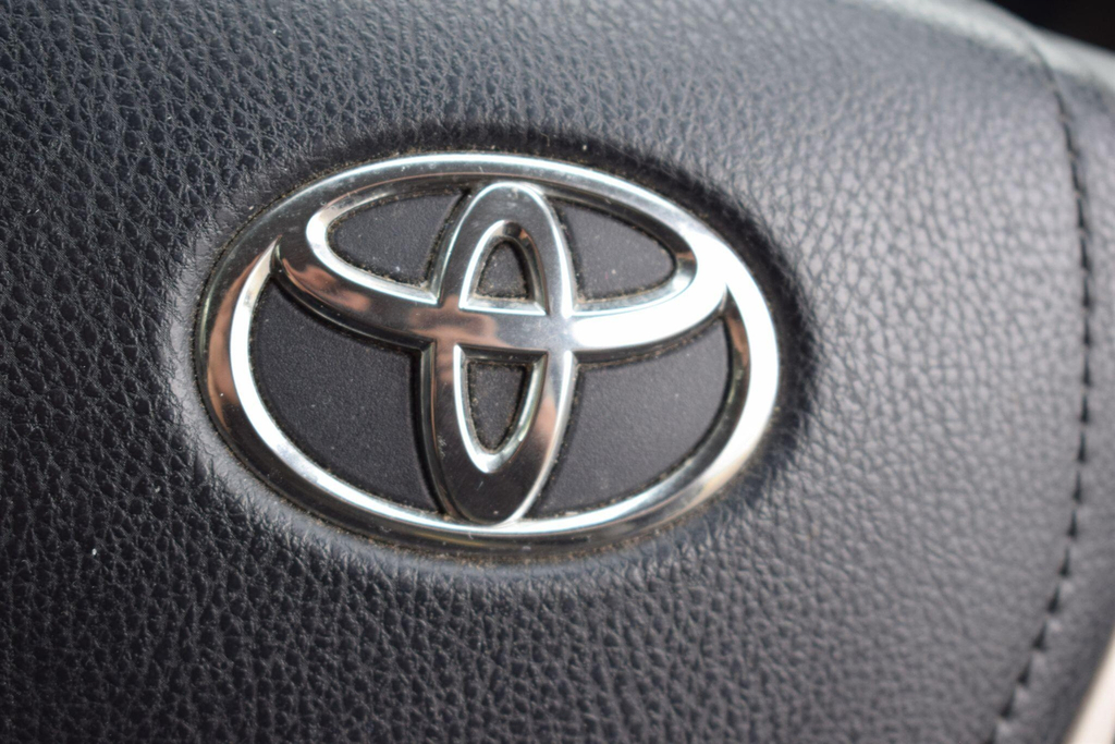 Toyota Rav 4 2.2 D-cat Invincible White #39