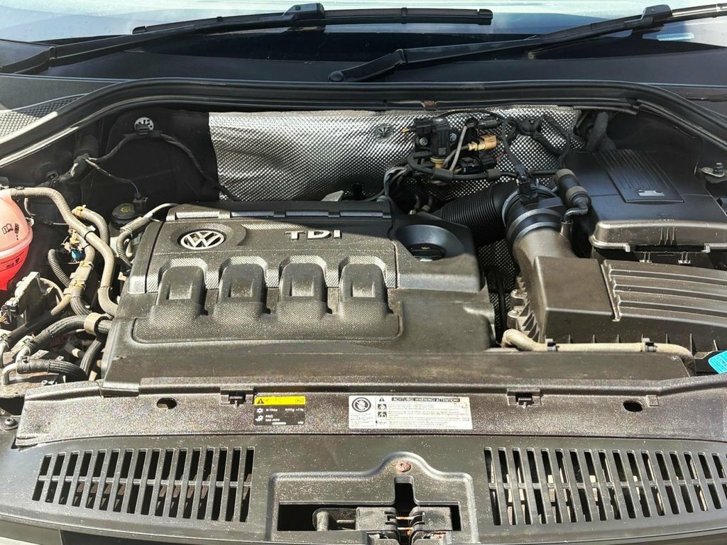 Volkswagen Tiguan 2L R-line Edition JC54BUR Black #3