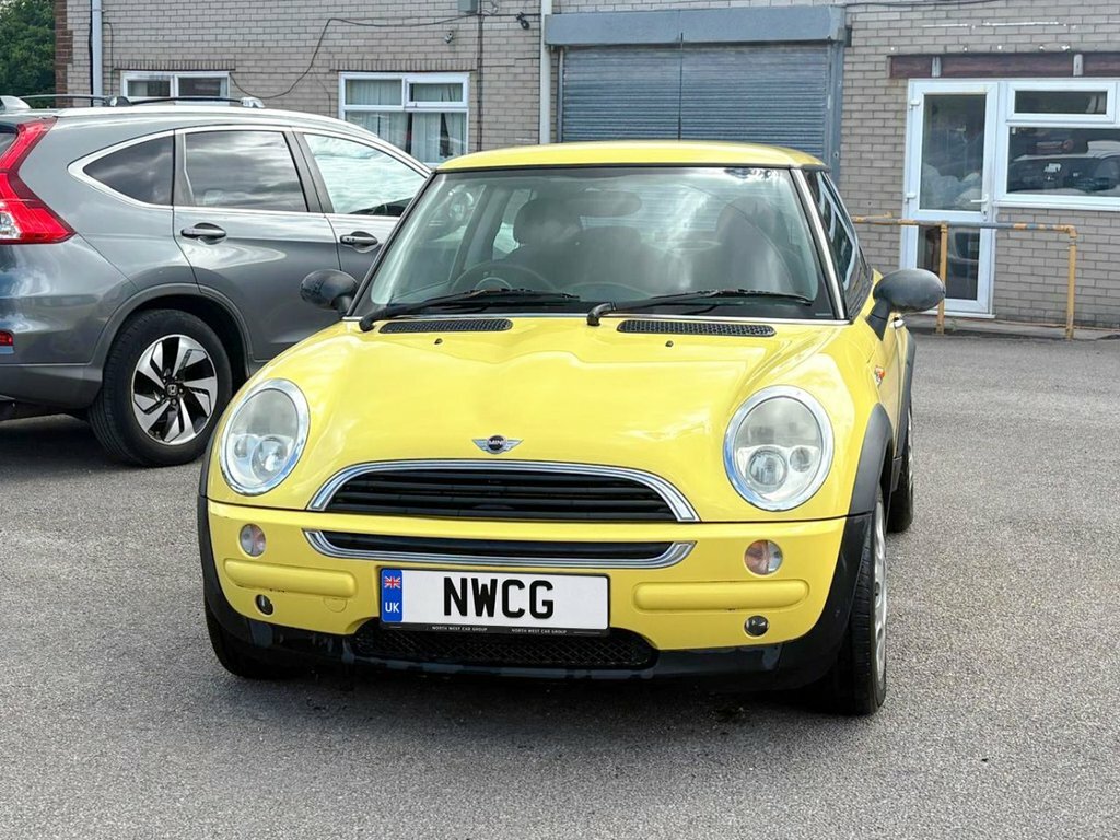 Mini Hatch 1.6L One Yellow #2