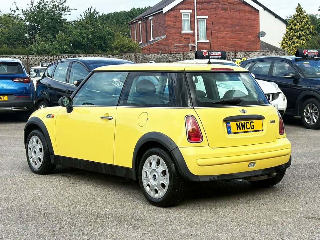 Mini Hatch 1.6L One Yellow #5