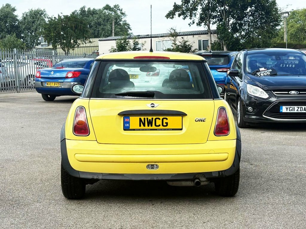 Mini Hatch 1.6L One Yellow #6