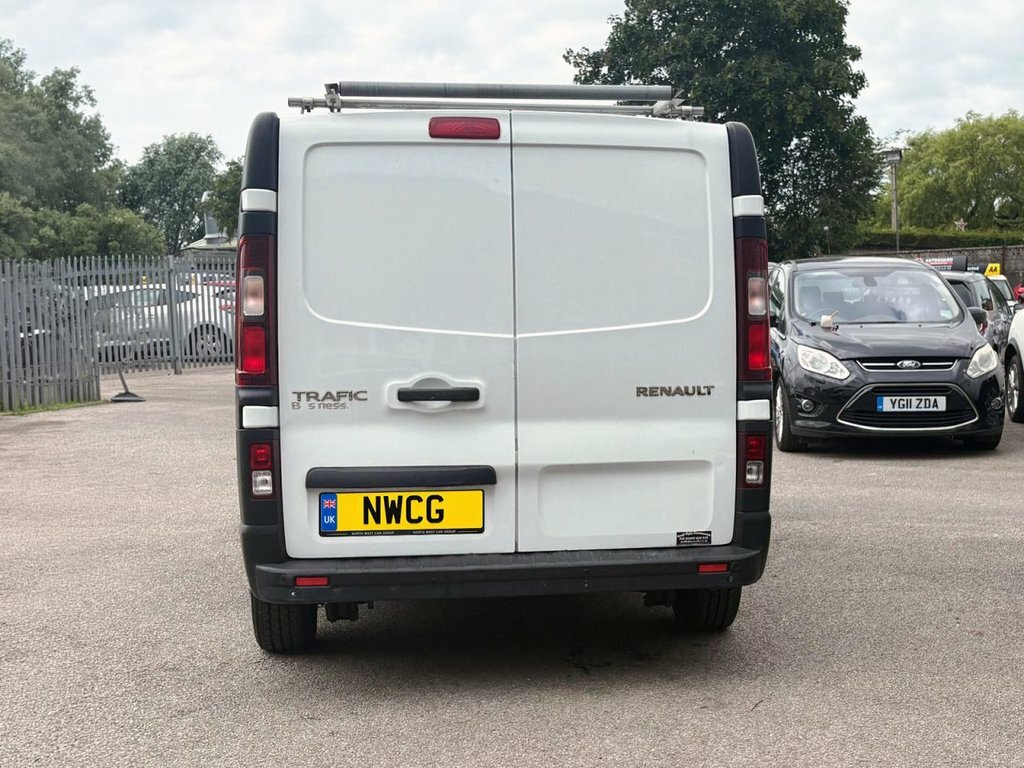 Renault Trafic 1.6L Business White #5