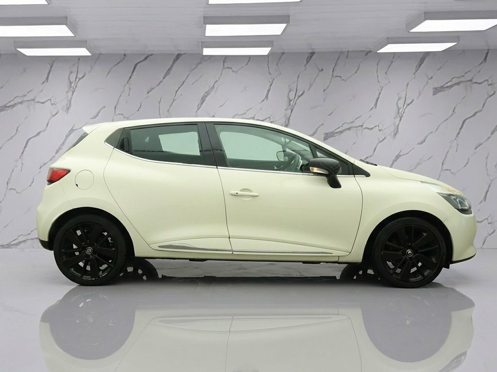 Renault Clio 0.9L Iconic 25 Nav White #6