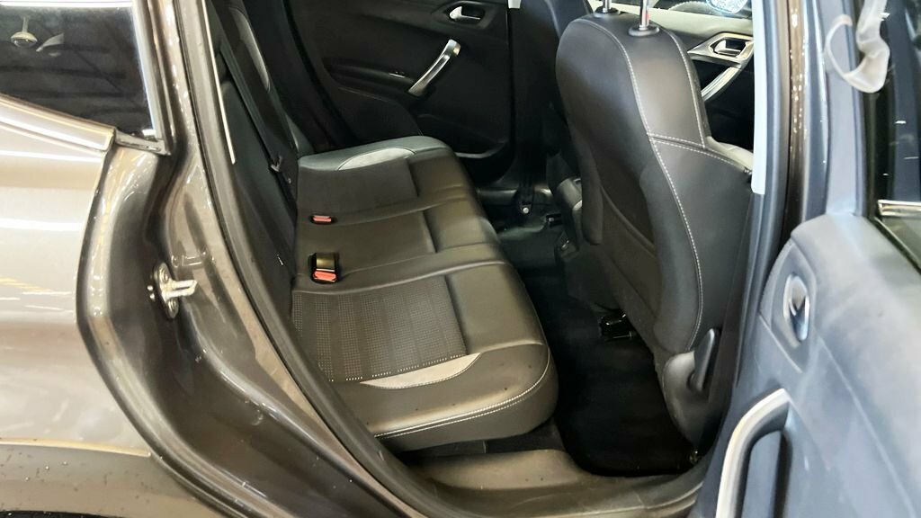 Peugeot 2008 Suv 1.2 Puretech Allure Euro 6 201818 Black #10