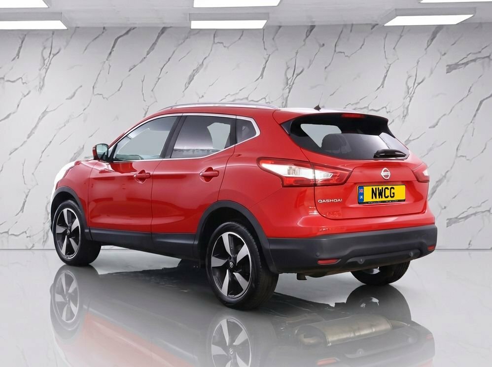 Nissan Qashqai 1.2L N-connecta Red #3